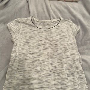 Lululemon top! Size 4!
